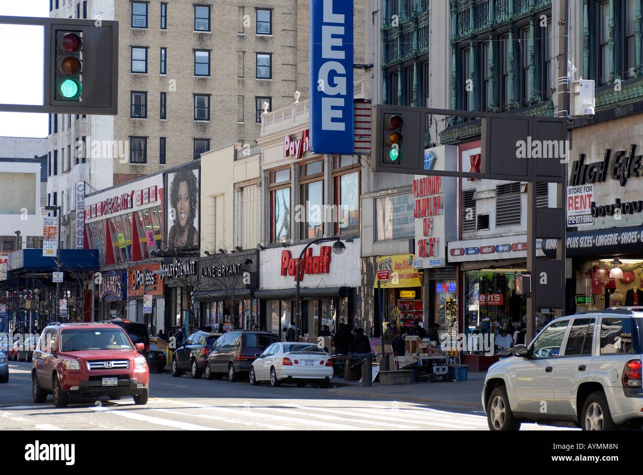 Shopping sul West 125th Street in Harlem in NYC Foto Stock