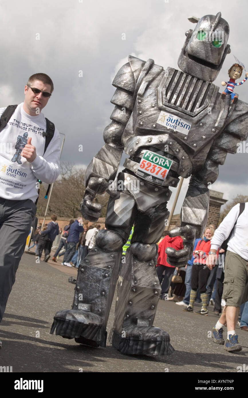 Flora London Marathon 2008 Fancy Dress costume runner la raccolta di fondi per l'autismo carità Foto Stock