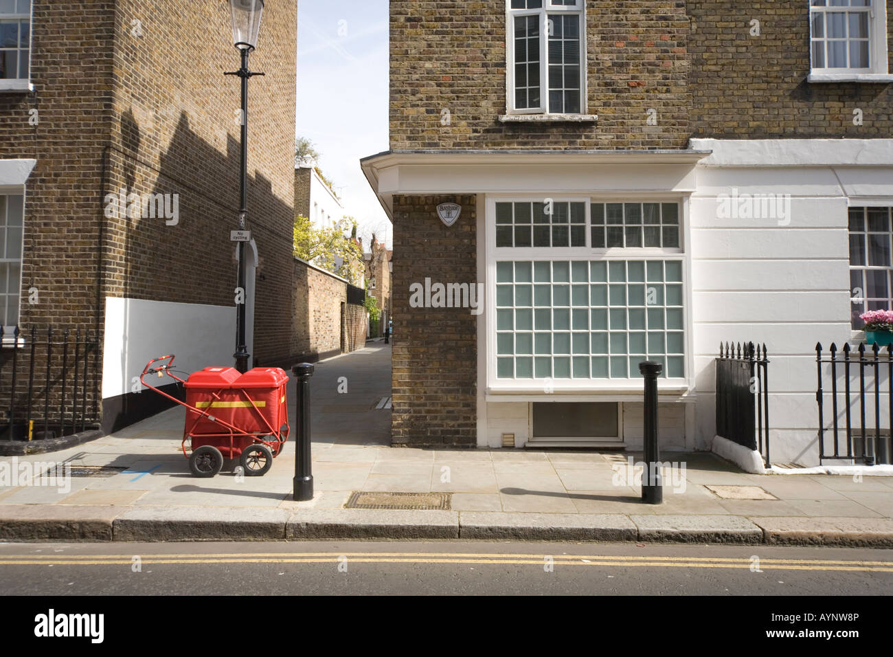 Portalettere Carrello in Chelsea London SW3 Foto Stock