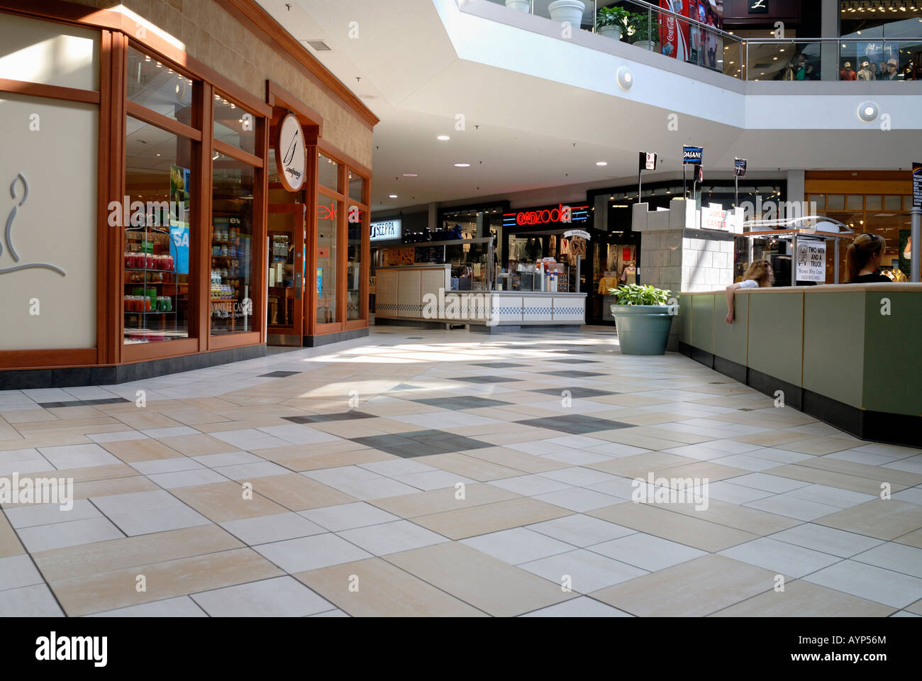 Store fronti a un Hamilton Place Shopping Mall Chattanooga TN Foto Stock