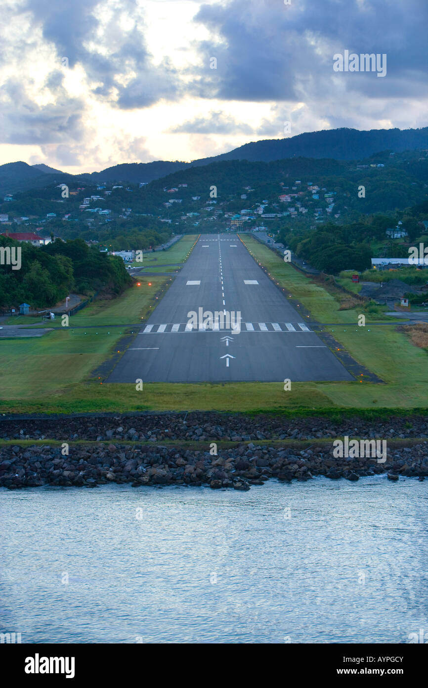 Pista di aeroporto a Santa Lucia, West Indies, dei Caraibi Foto Stock