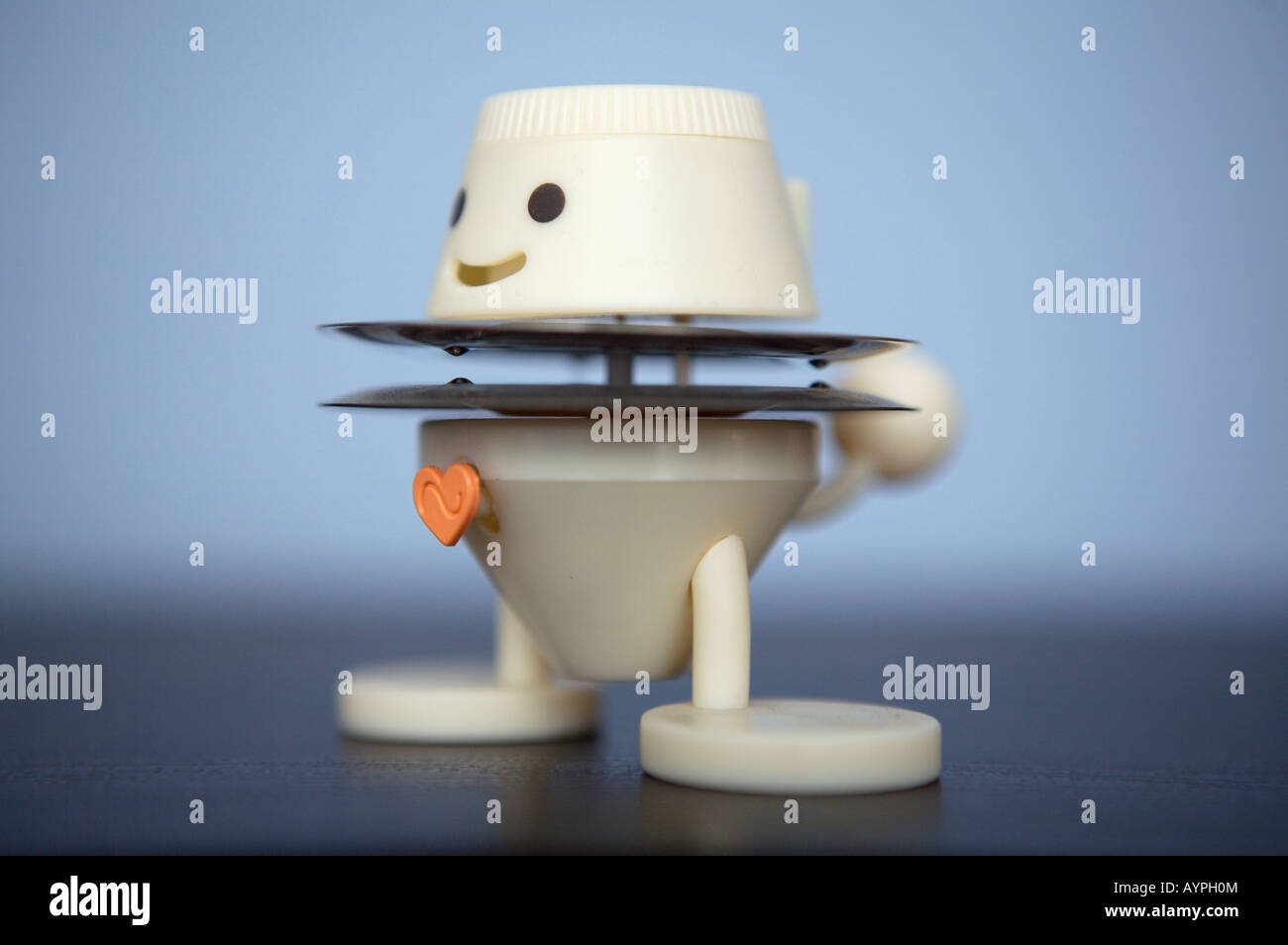 Giocattolo antico robot che emette un suono Foto Stock
