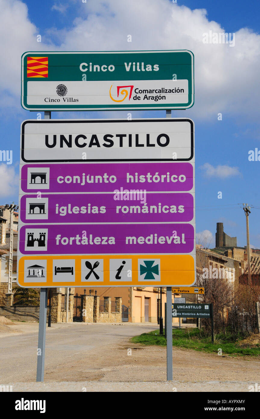 Città segno, Uncastillo, provincia di Zaragoza, Aragona, Spagna, Europa Foto Stock