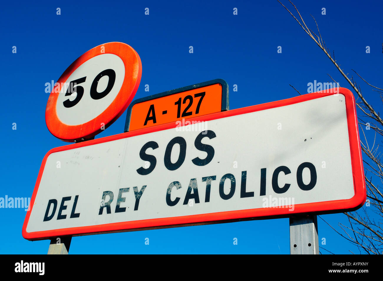 Strada segno, Sos Del Rey Catolico, provincia di Zaragoza, Aragona, Spagna, Europa Foto Stock