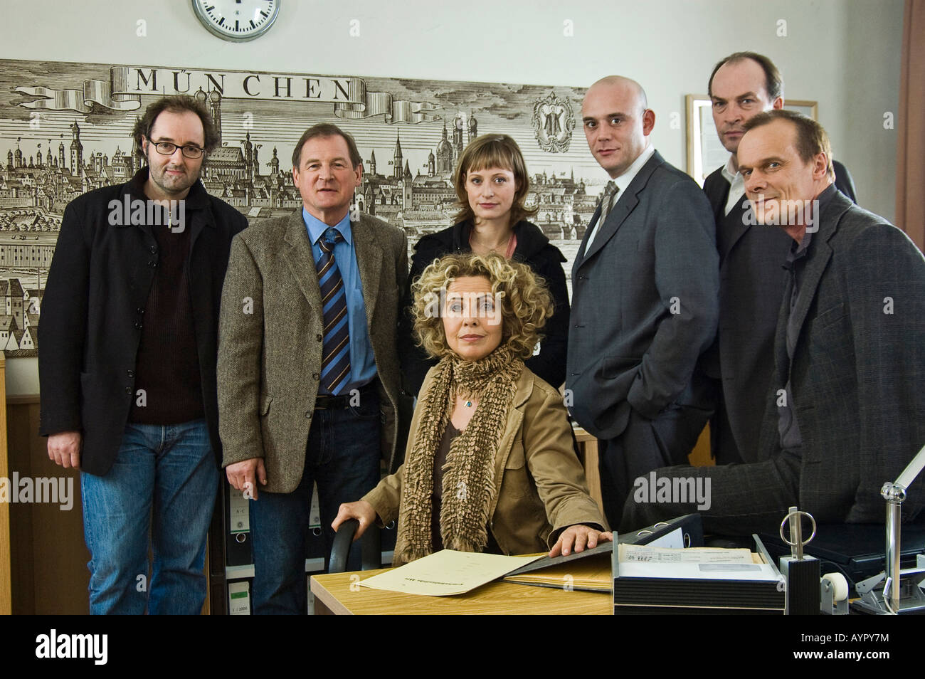 Un gruppo di attori fra cui Edgar Selge e Michaela maggio, stelle della televisione tedesca Polizeiruf serie 110 Foto Stock