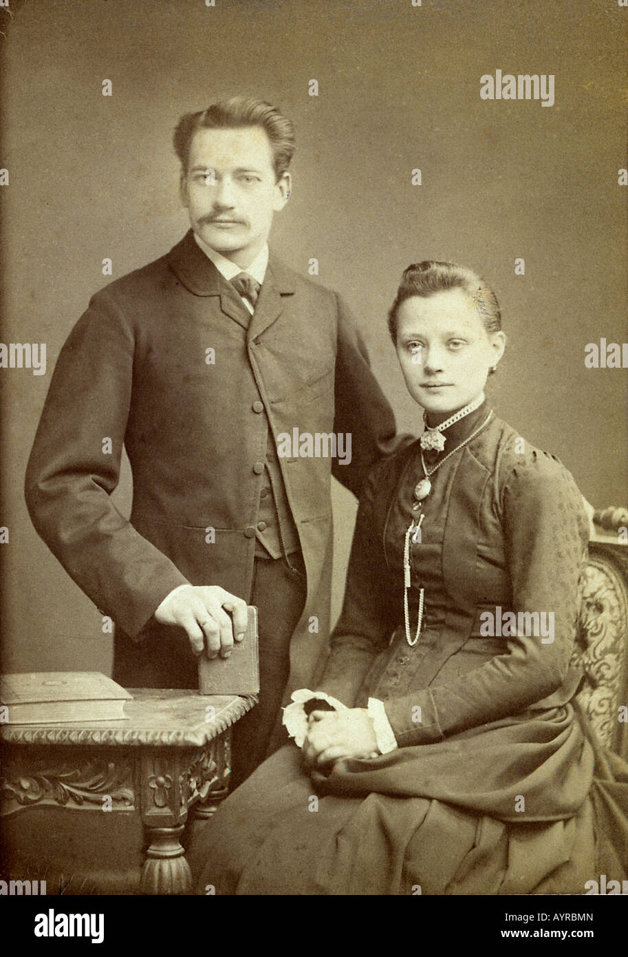 Immagine di una giovane coppia sposata, ca. 1885 Foto Stock