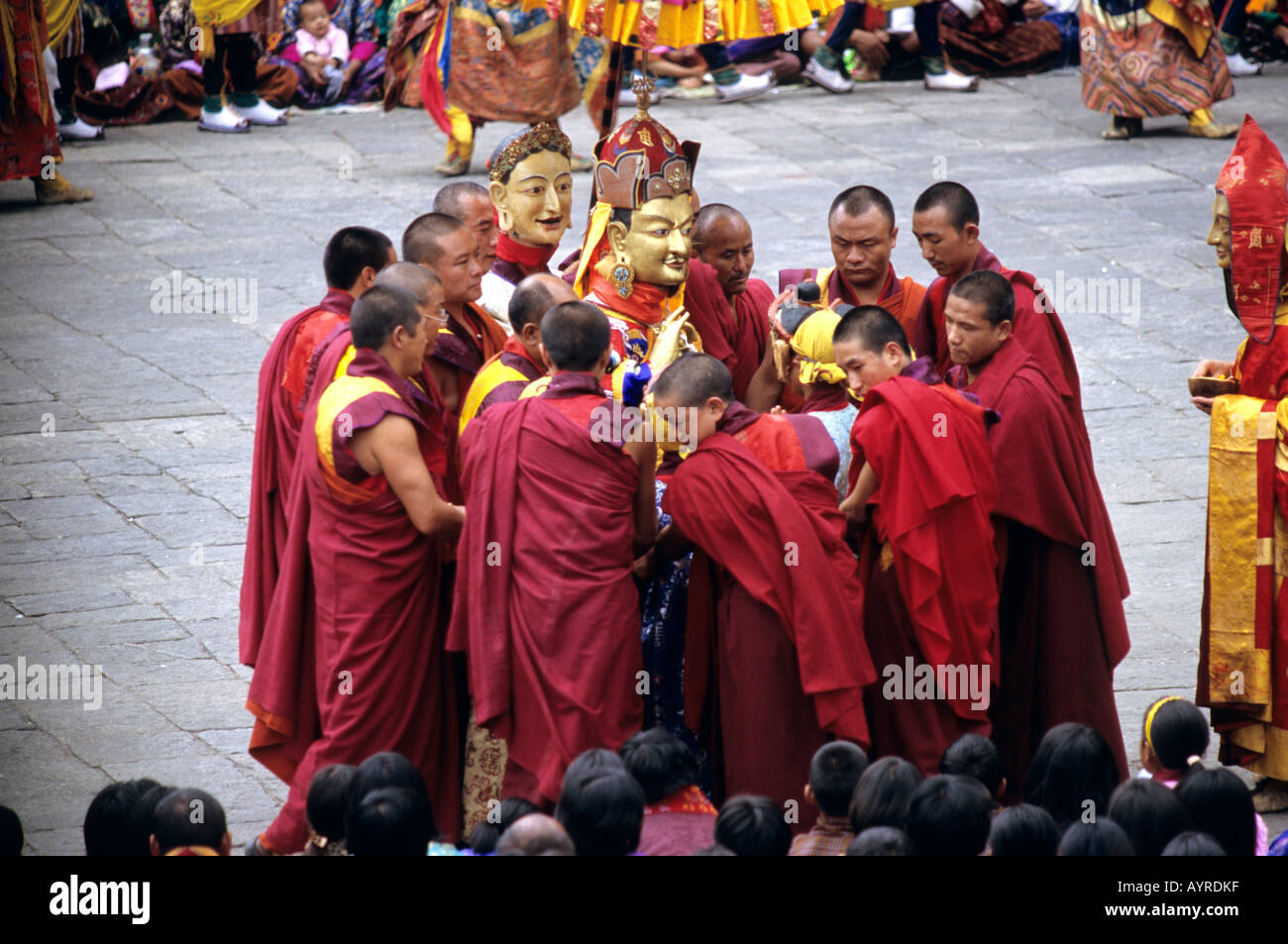 Ballerini a Thimphu Tsechu (festival), Bhutan Foto Stock
