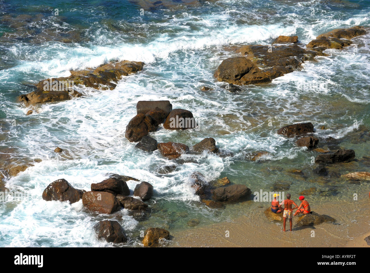 Spiaggia rocciosa in Calabria, Italia Meridionale Foto Stock