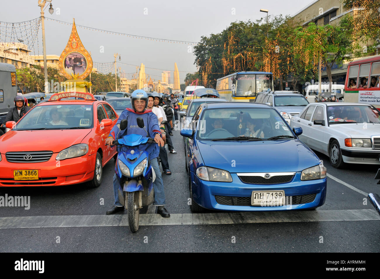 Rush Hour, Ratchadamnoen Klang Road, Bangkok, Thailandia, Sud-est asiatico Foto Stock