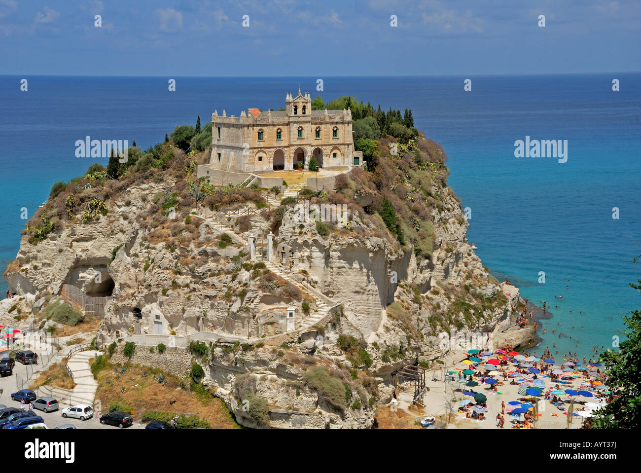 Santa Maria dell' Isola Chiesa nella cittadina di Tropea in Calabria, Italia Meridionale Foto Stock