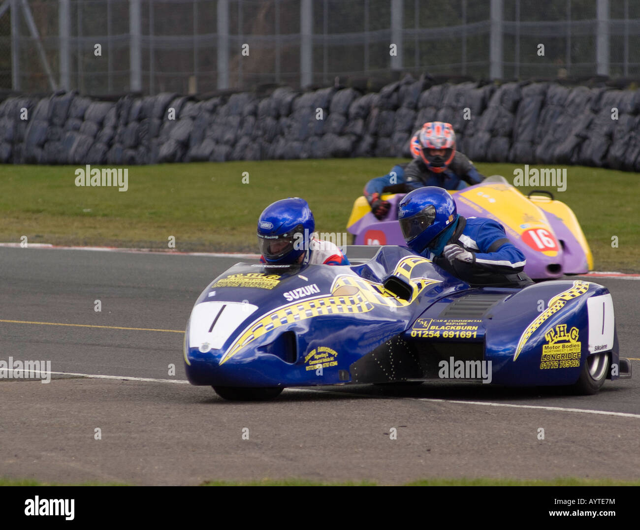 Suzuki Moto e Sidecar a Wirral 100 Motor Club gara incontro ad Oulton Park Motor Racing circuito cheshire england Foto Stock