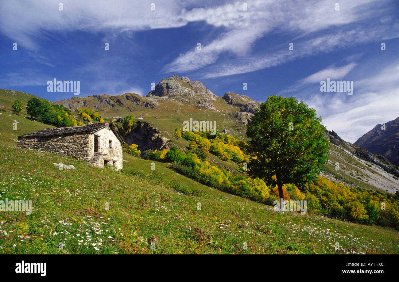 Capanna di pastori vicino a Les Chapieux, sulle Alpi francesi, Francia Foto Stock