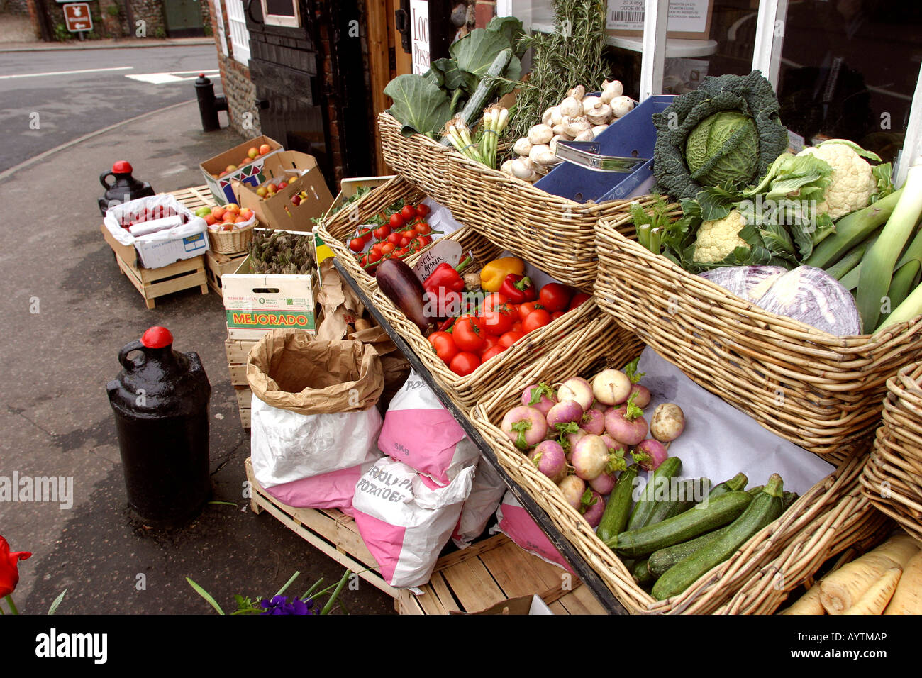 Norfolk Cley accanto il mare Old Forge salumeria freschi prodotti locali Foto Stock