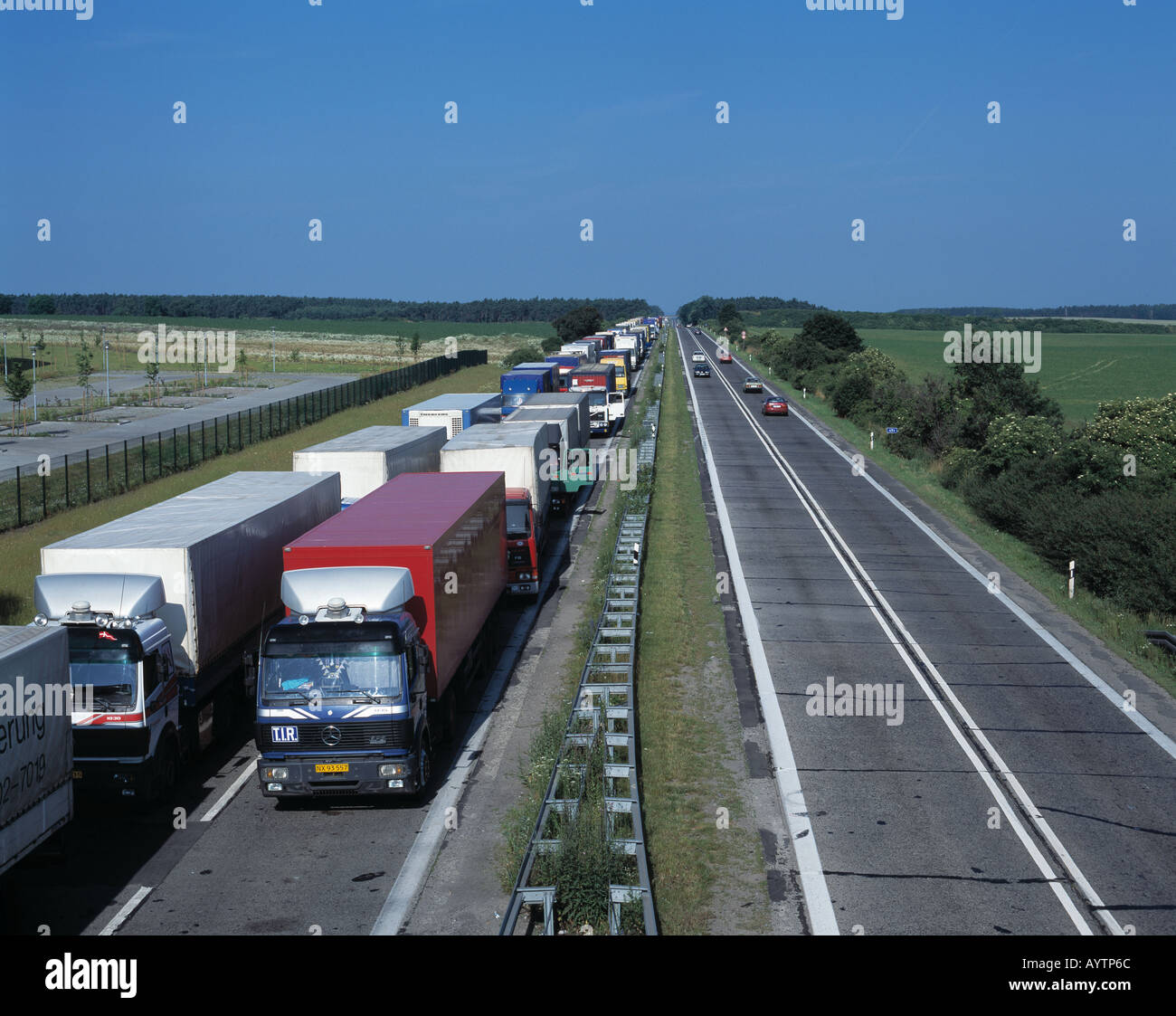 Autostrada A12, carrello ingorgo, valico di frontiera Germania Polonia, D-Francoforte sull'Oder, Brandenburg Foto Stock