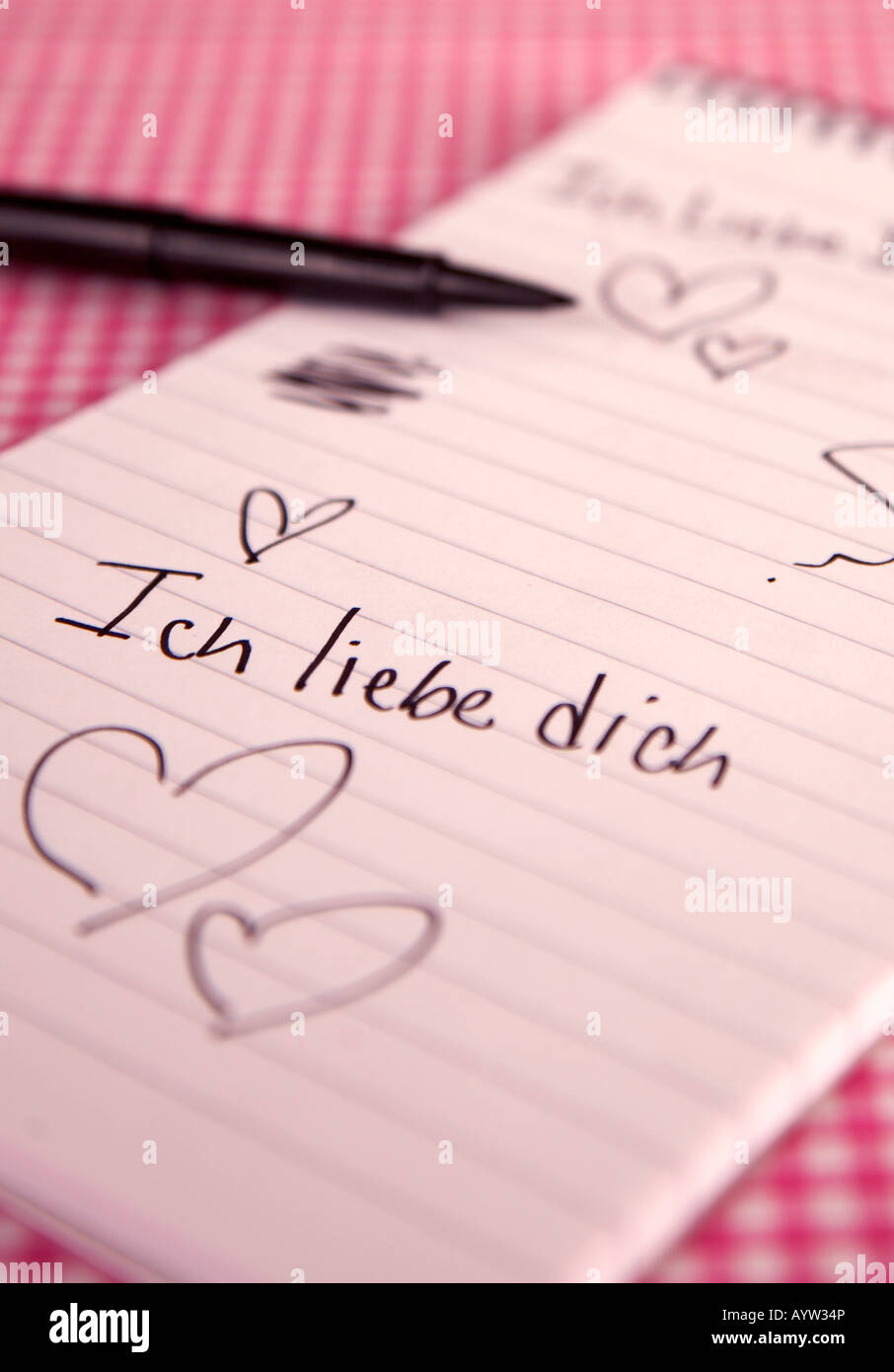 Ich liebe dich cuore scribble su pad con penna Foto Stock