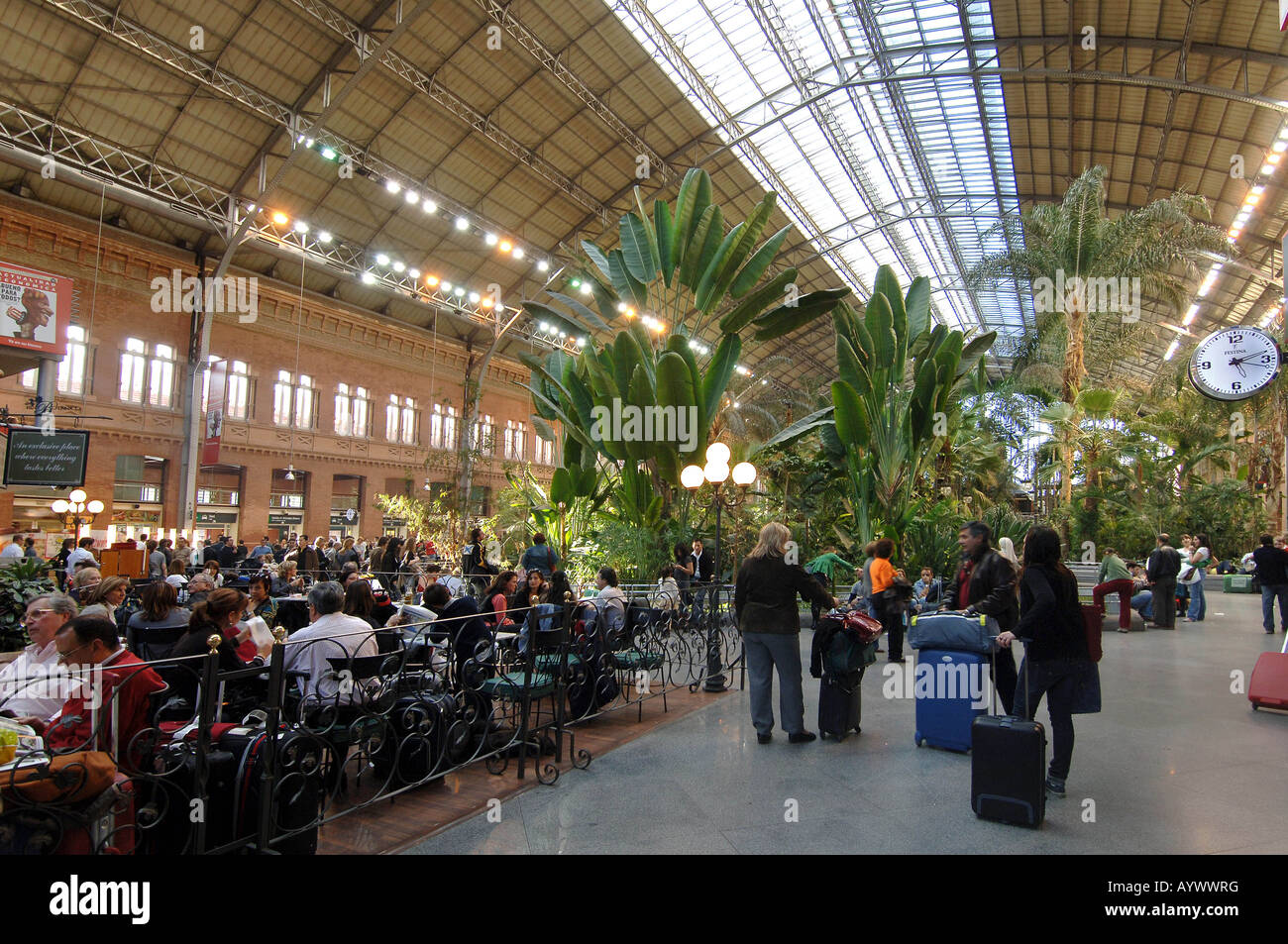 Atocha Renfe, stazione ferroviaria, Madrid, Spagna Foto Stock