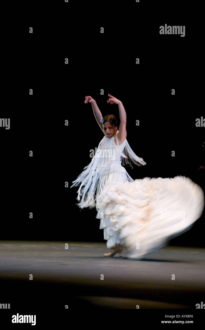 Eva Yerbabuena suona al Festival di Flamenco USA a New York City Center Hall di New York STATI UNITI D'AMERICA 29 Gen 2005 Foto Stock