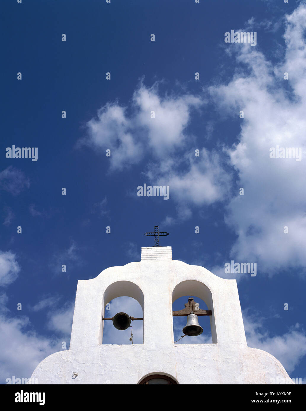 Weisse Kirche, Glockenturm, Kirchturm, La Caleta de Velez Malaga, Andalusien Foto Stock