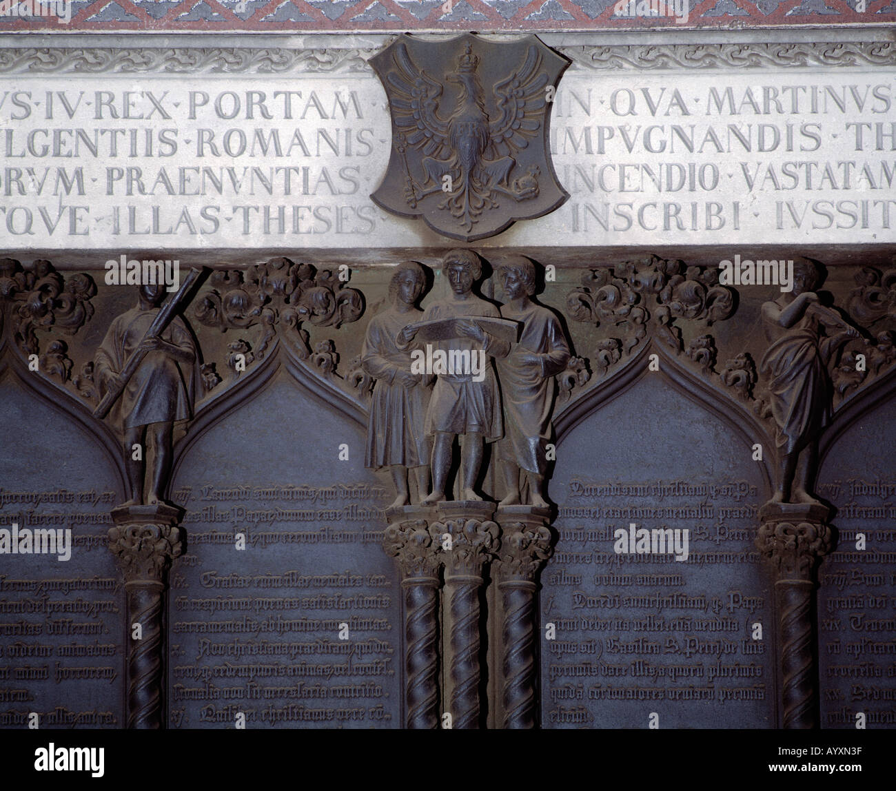 Portal der Schlosskirche, Thesentuer mit den 95 Lutherthesen, Evangelismus, Lutherstadt Wittenberg, Elba, Sachsen-Anhalt Foto Stock