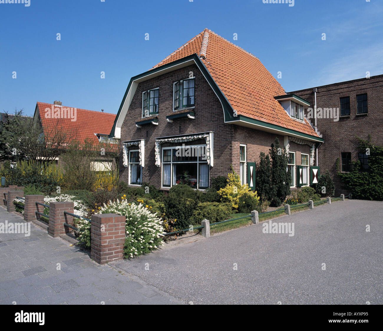 Einfamilienhaus mit Vorgarten, Rijnsburg, Suedholland, Niederlande Foto Stock