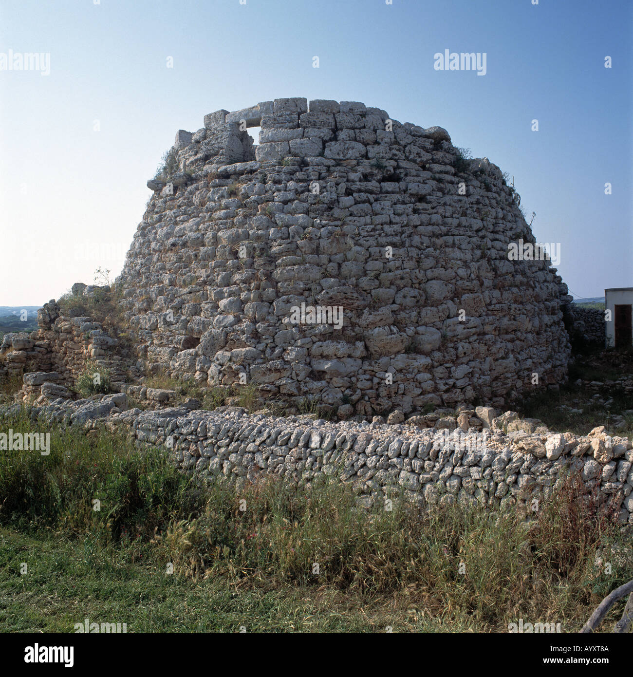 Megalith-Denkmal, Talaiot, praehistorisch, Steinzeit, Torellonet, Menorca, Balearen Foto Stock