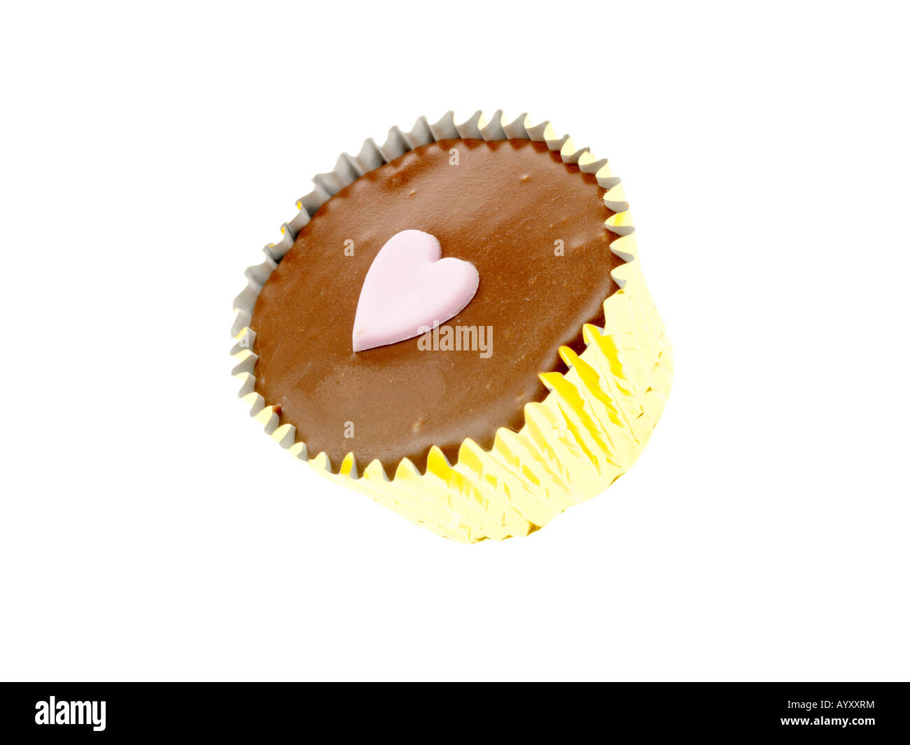 Singoli decorate Iced Valentines amore tortine isolata contro uno sfondo bianco con un tracciato di ritaglio e nessun popolo Foto Stock