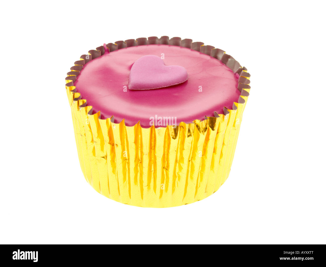 Singoli decorate Iced Valentines amore tortine isolata contro uno sfondo bianco con un tracciato di ritaglio e nessun popolo Foto Stock