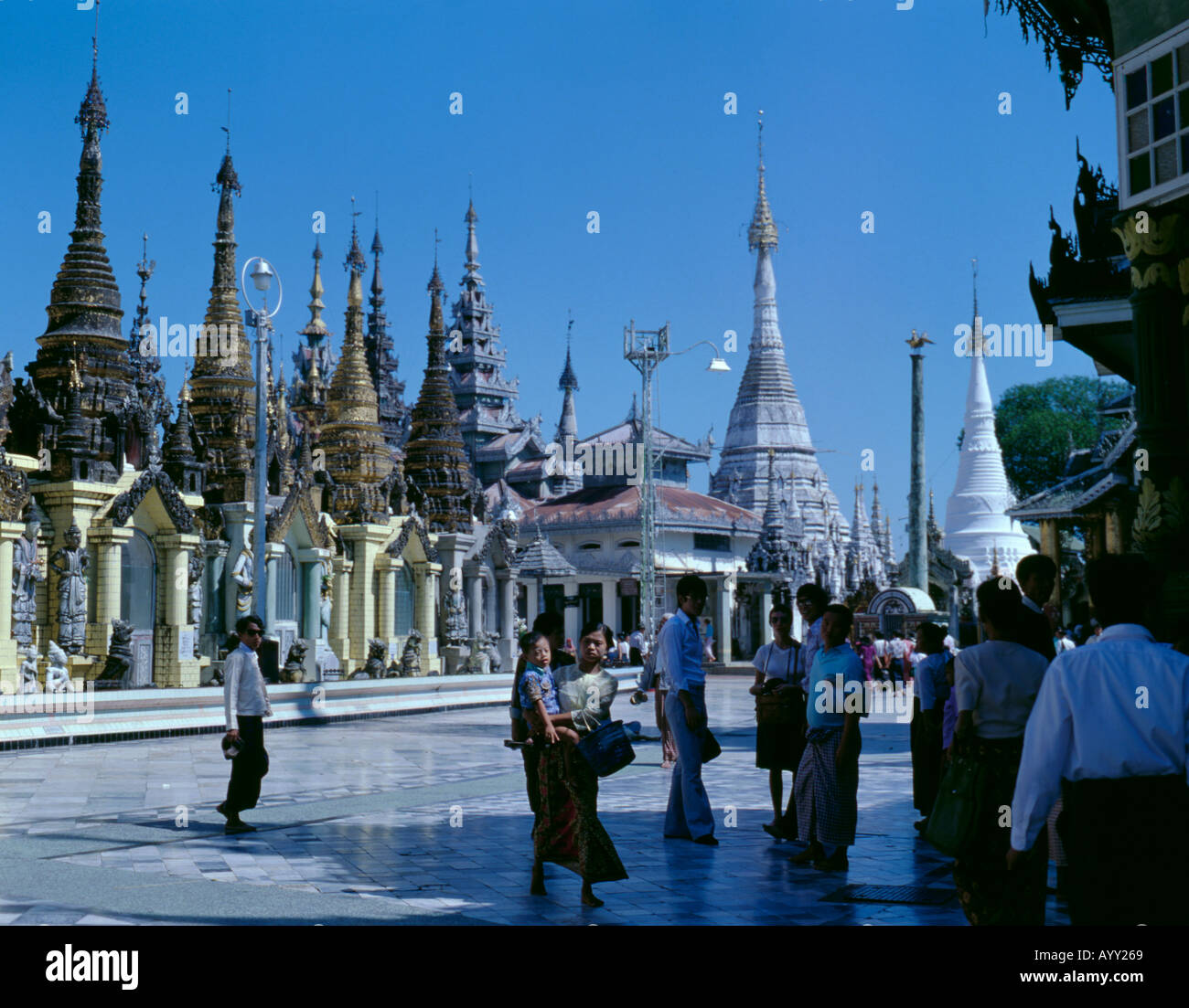 Interno della pagoda swedagon complessa, Rangoon, myanmar, asia. Foto Stock