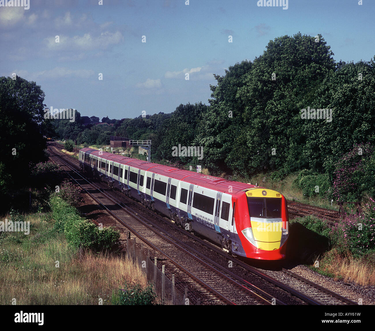 Una classe 460 Juniper Electric Multiple Unit funziona un servizio ferroviario Gatwick Express a Coulsdon. Foto Stock