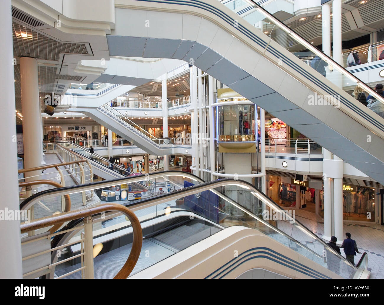 Interno del Princes Quay shopping mall in Hull, East Yorkshire, Inghilterra, Regno Unito Foto Stock