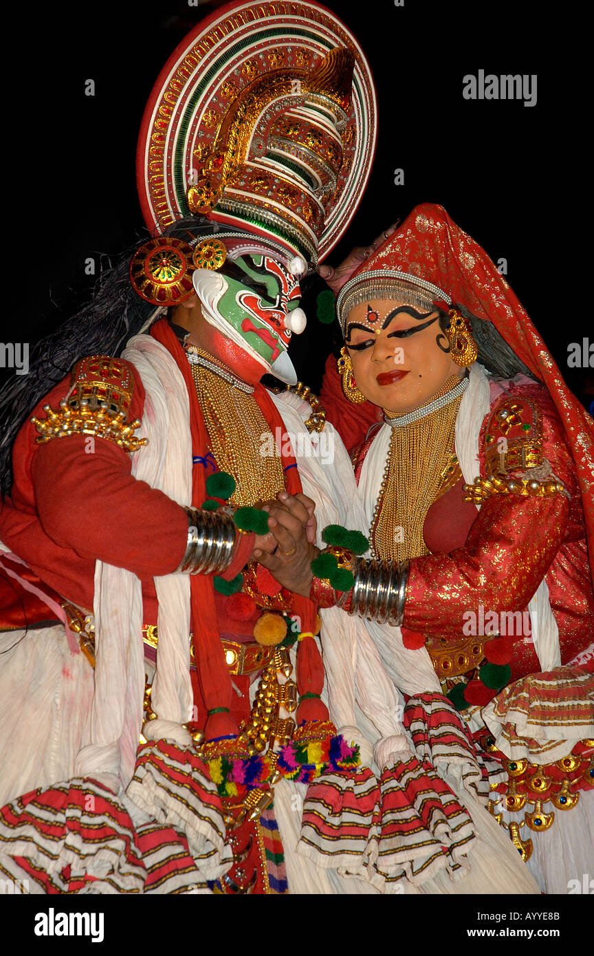 Kathakali ballerini e musicisti Kerala India del Sud Foto Stock