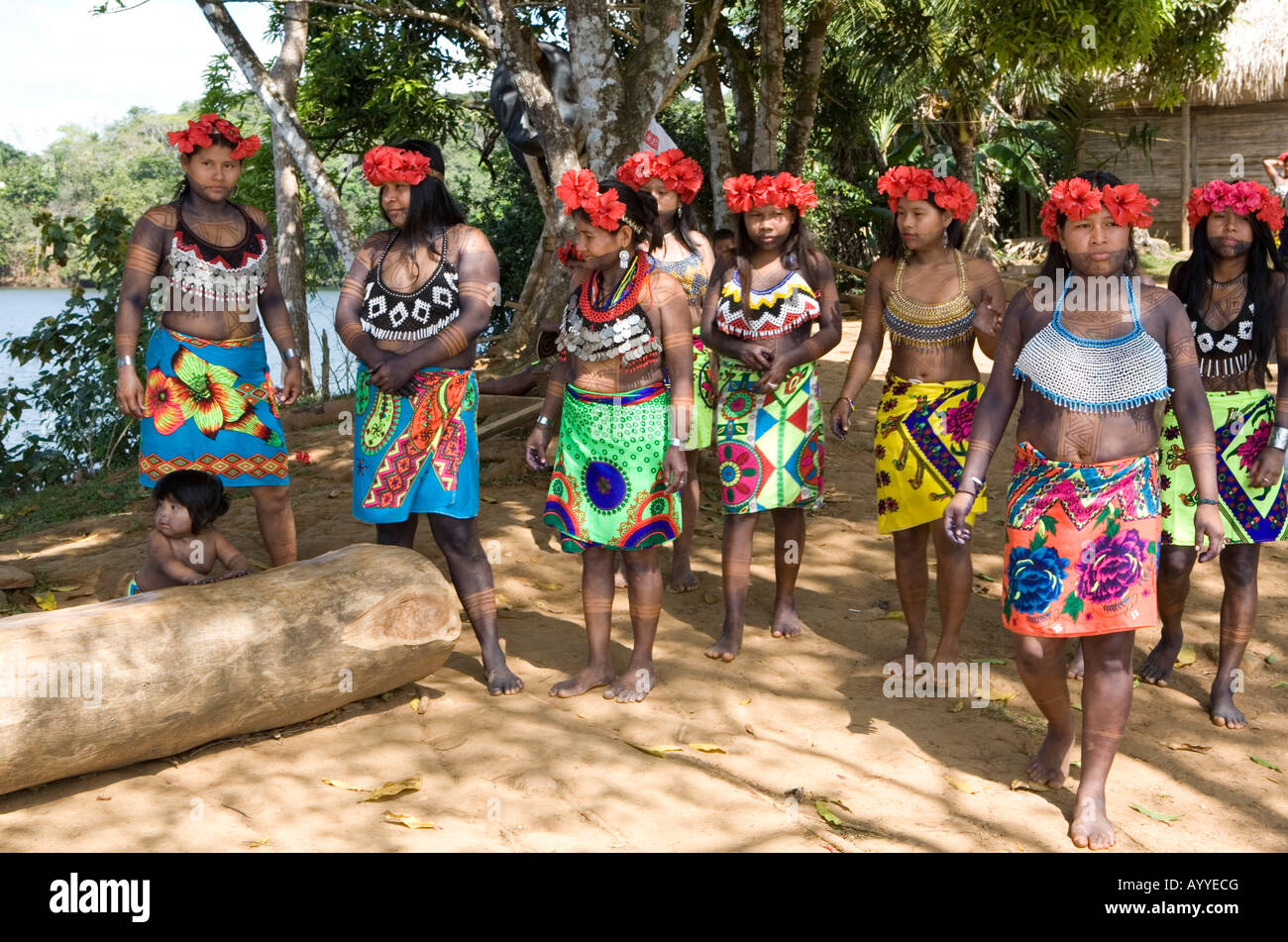 Embera Donne indiane Fiume Chagres Panama Foto Stock