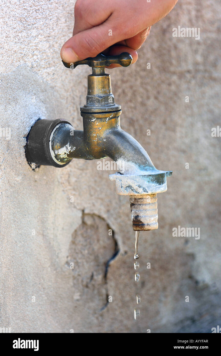 Il vecchio rubinetto di acqua Foto Stock