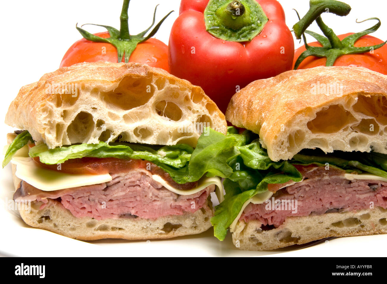 Sandwich gourmet roast beef formaggio boursin sul pane ciabatta Foto stock  - Alamy