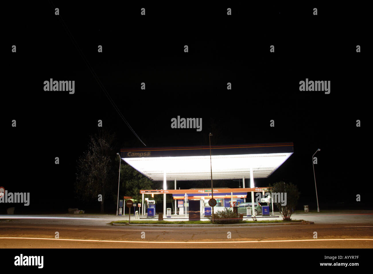 Lo spagnolo Campsa stazione di benzina di notte Foto Stock