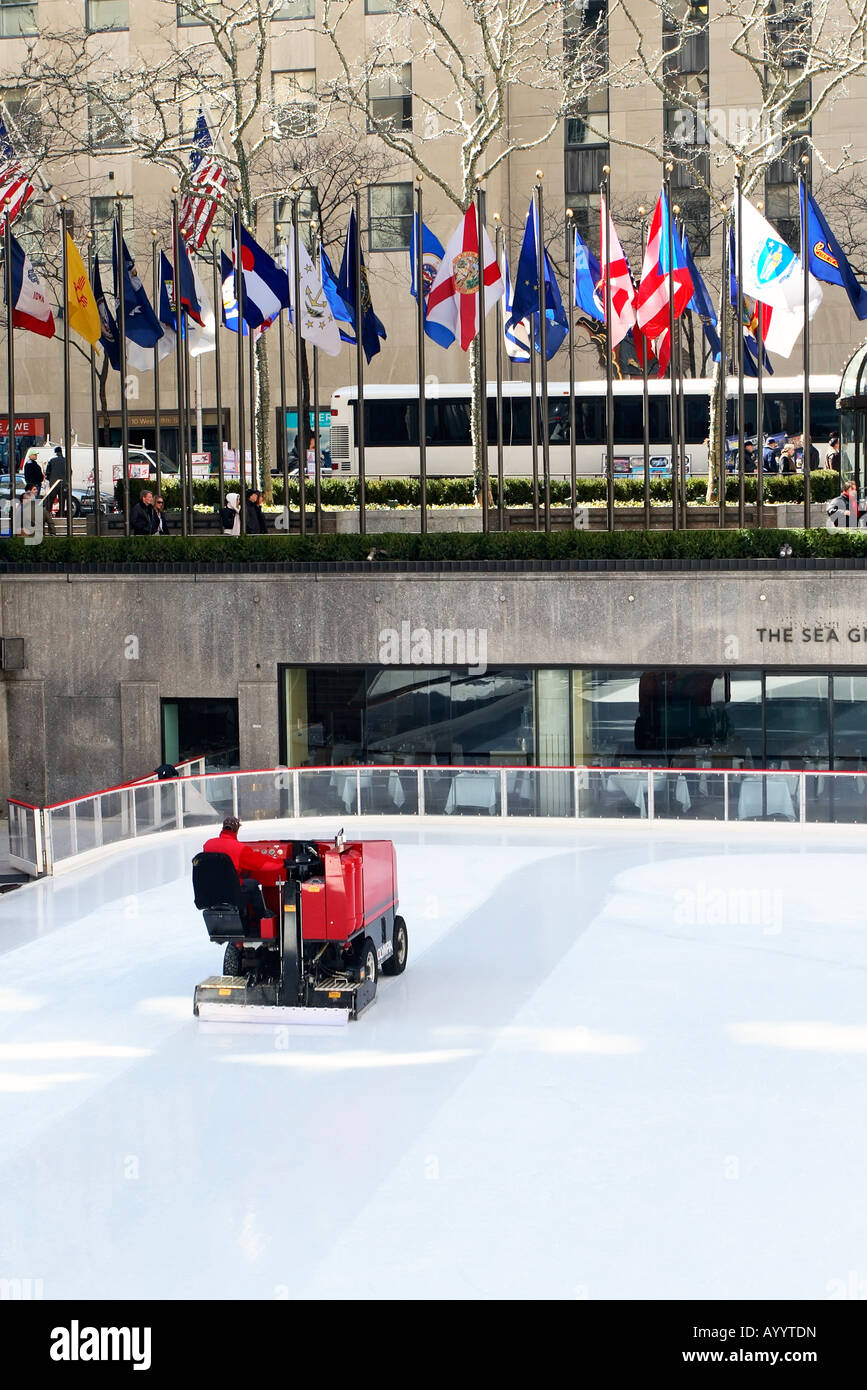 Ice resurfacer al Rockefeller Plaza pista di pattinaggio, NYC Foto Stock