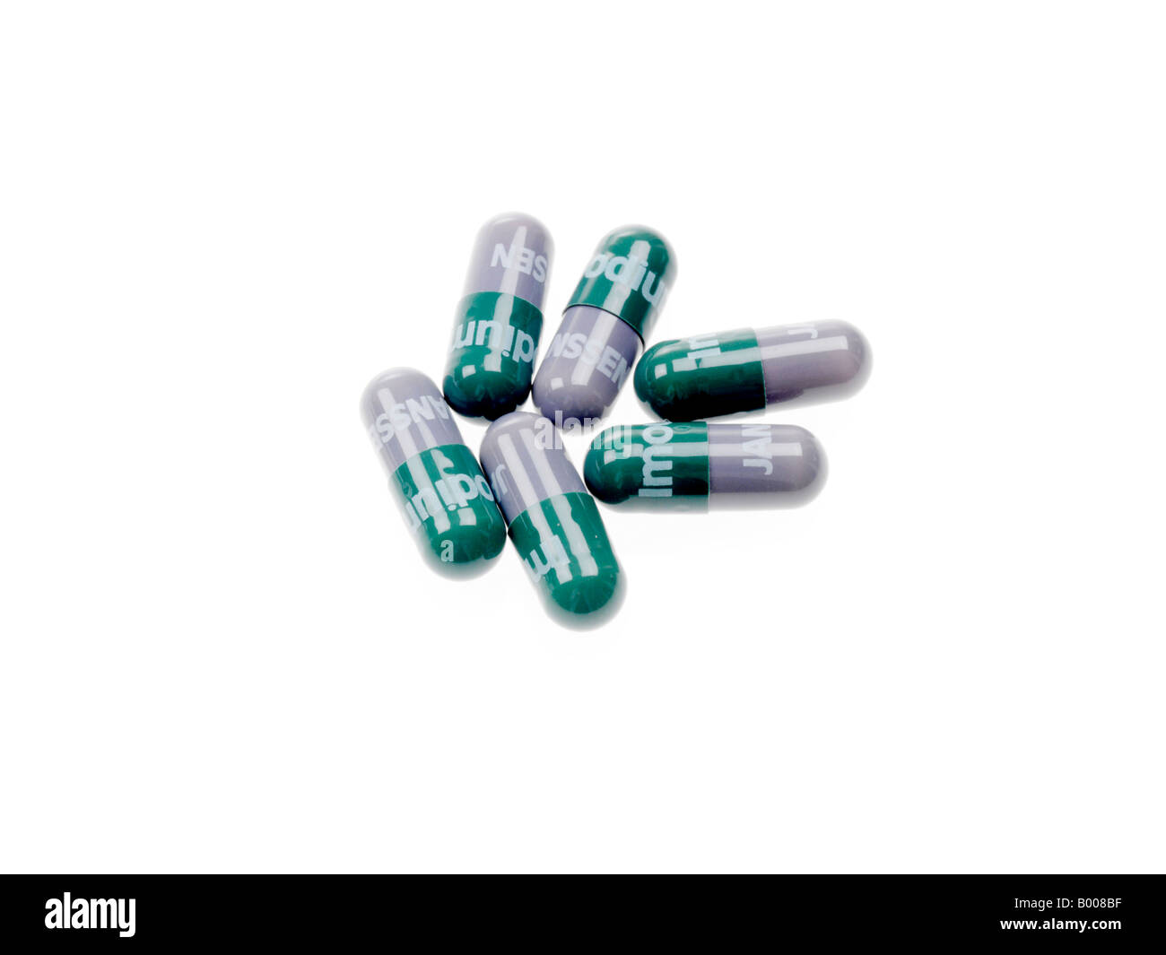 Medicina sanitaria Antibiotici trattamento farmaci, compresse o capsule, senza persone, isolato su bianco Foto Stock