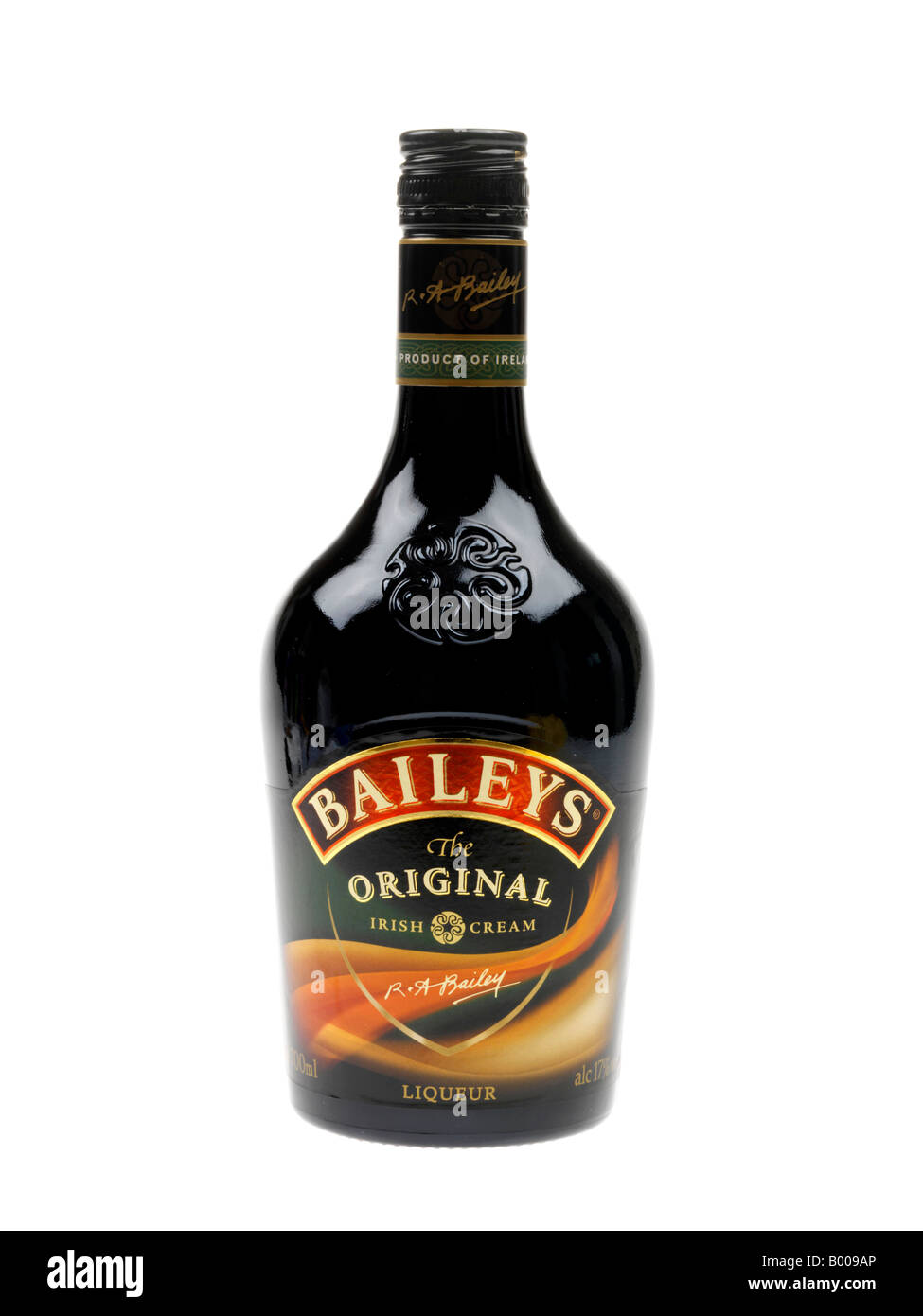 Bottiglia di Baileys originale liquore Irish cream isolata contro uno sfondo bianco con un tracciato di ritaglio e nessun popolo in quella costruttori il branding Foto Stock