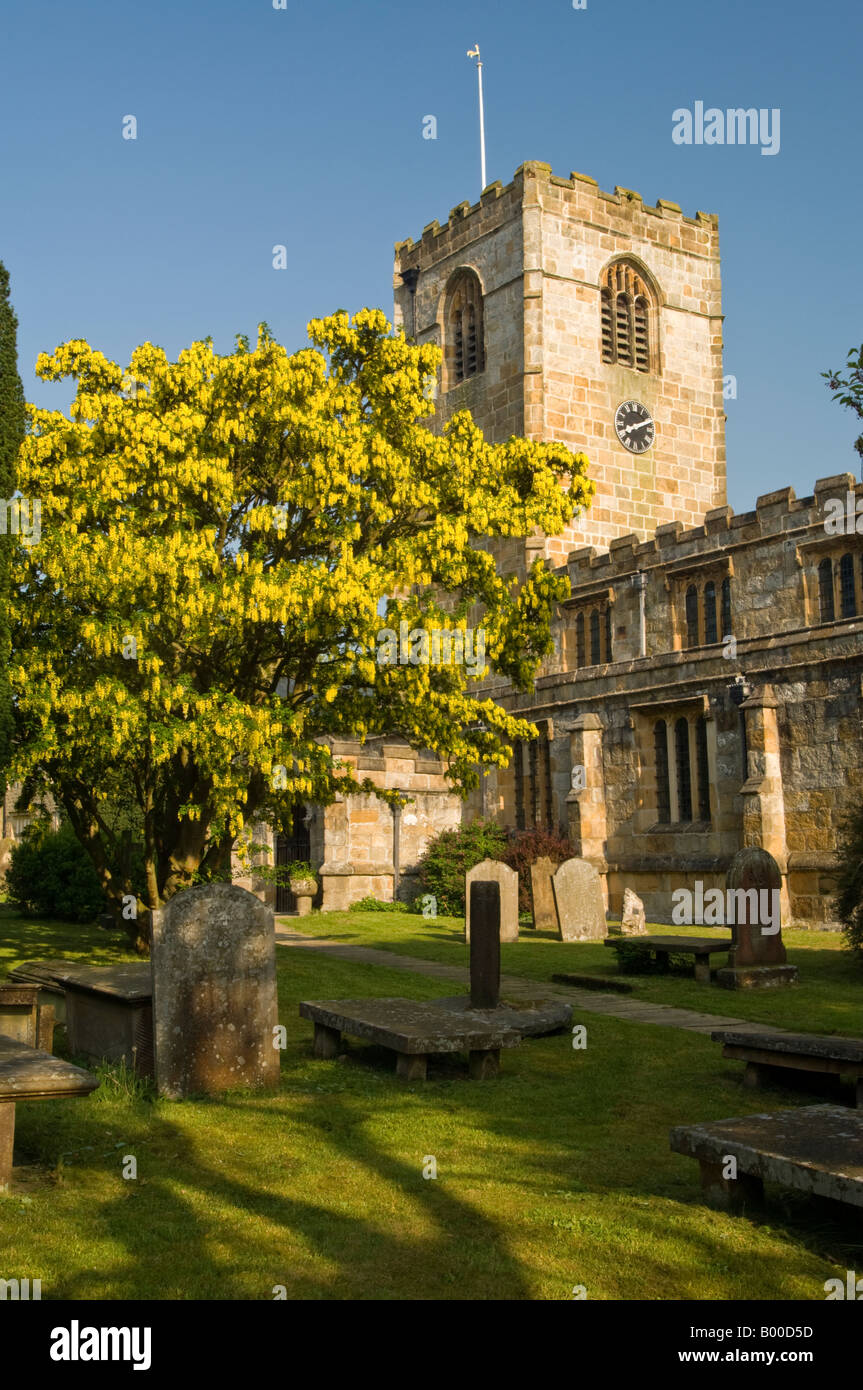 St Michael nel xv secolo Chiesa medievale, Kirkby Malham, Yorkshire Dales National Park, England, Regno Unito Foto Stock