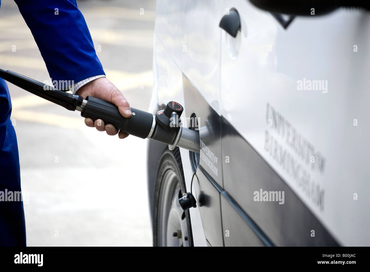 Lancio di Britains primo gas idrogeno stazione di rifornimento di carburante presso l' Università di Birmingham Birmingham West Midlands Foto Stock