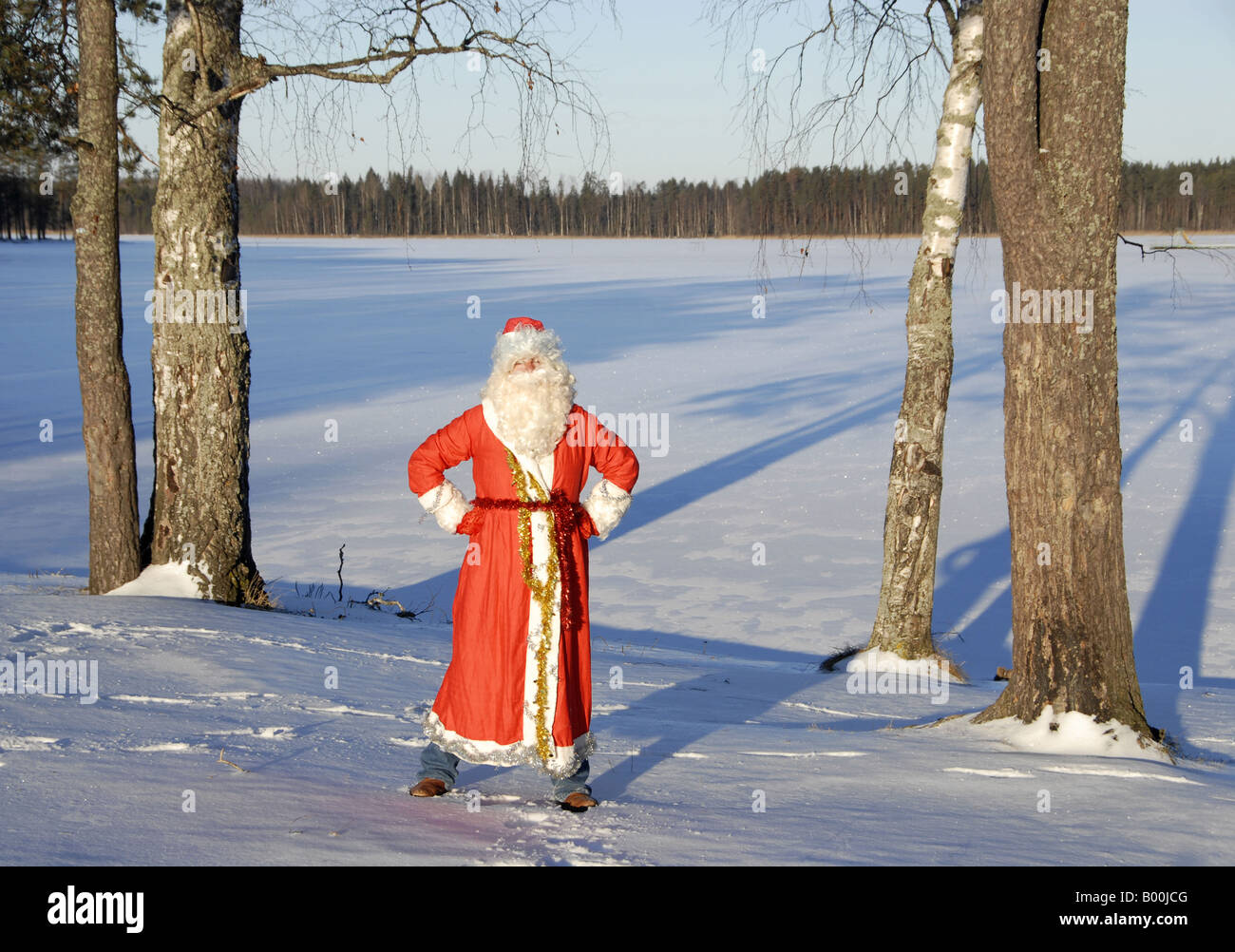 Ded Moroz - Russo equivalente di Santa Claus - sul lago ghiacciato nella regione di Leningrado, Russia Foto Stock