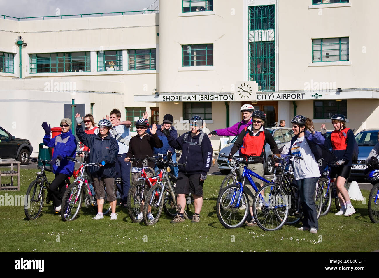 I ciclisti che partecipano nella carità in bicicletta, Sussex, Inghilterra Foto Stock