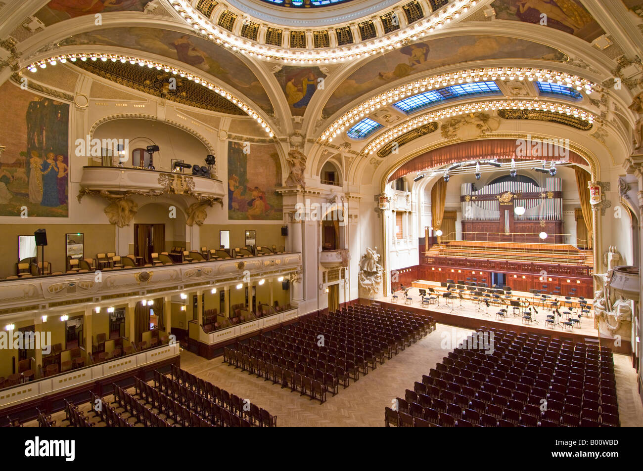 La Smetana Concert Hall della Casa Municipale di Praga. Foto Stock