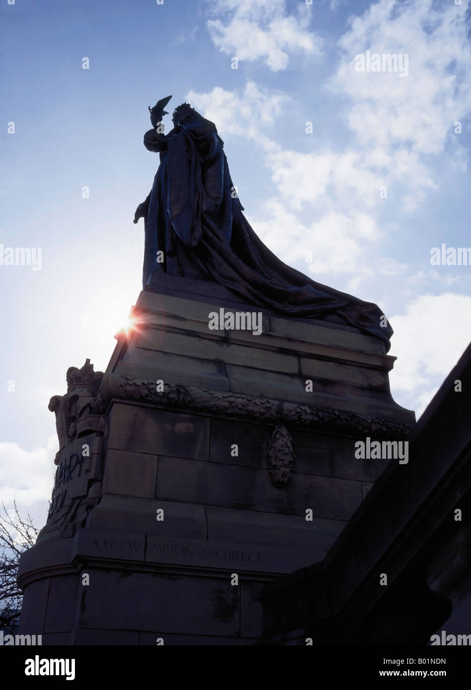 Inghilterra yorkshire BRADFORD town center staue della regina Victoria Foto Stock