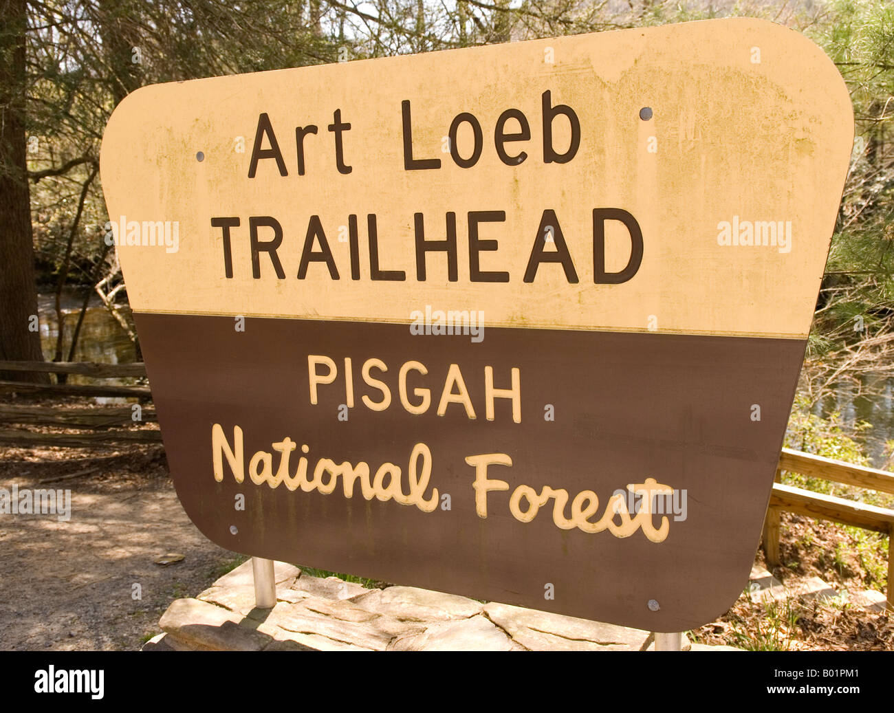 Segno di ingresso all'arte Loeb sentiero al fiume Davidson campeggio nei pressi di Brevard North Carolina USA Foto Stock