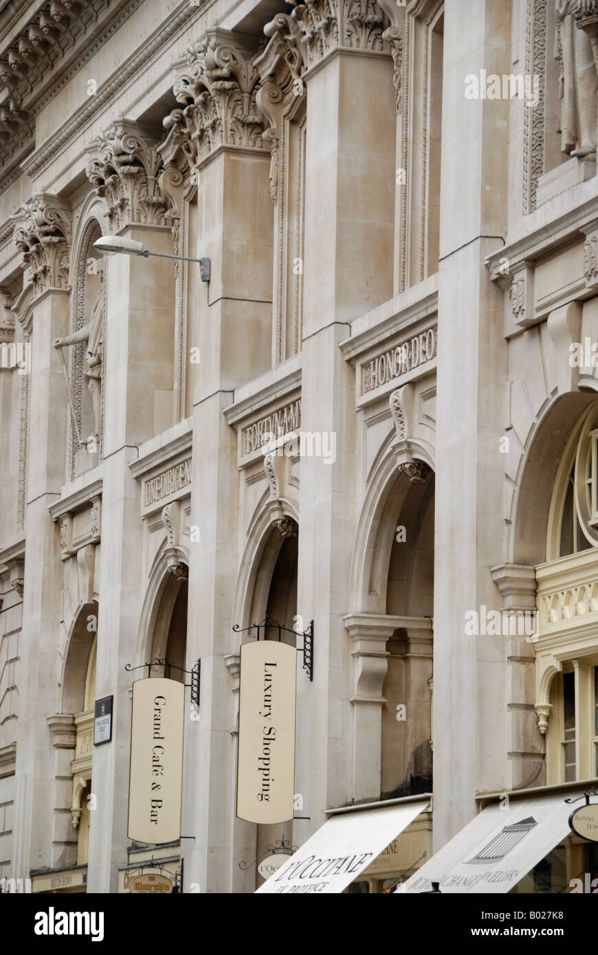 Royal Exchange la facciata esterna in Threadneedle Street, City of London Foto Stock