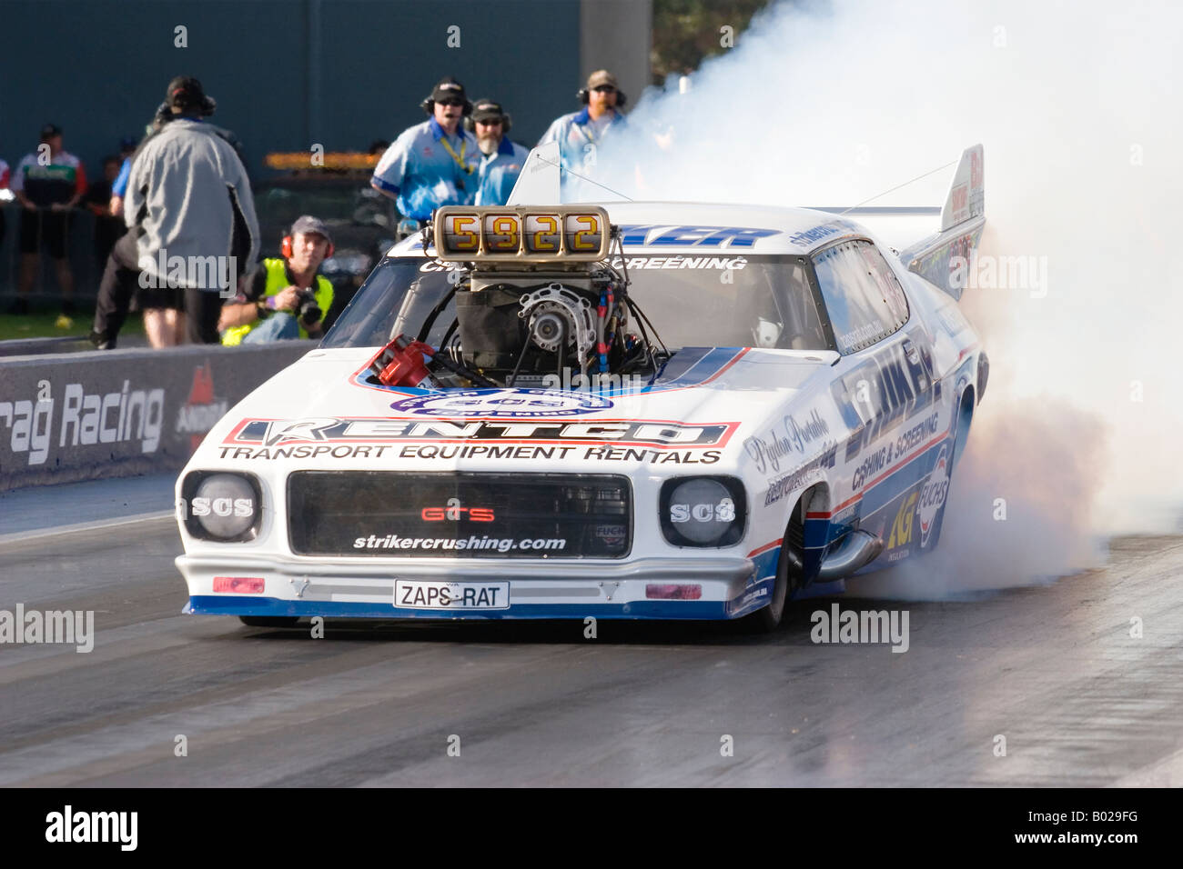 Più alto australiano Doorslammer drag racing campione, Giovanni Zappia, in azione al Motorplex Perth in Australia Occidentale Foto Stock