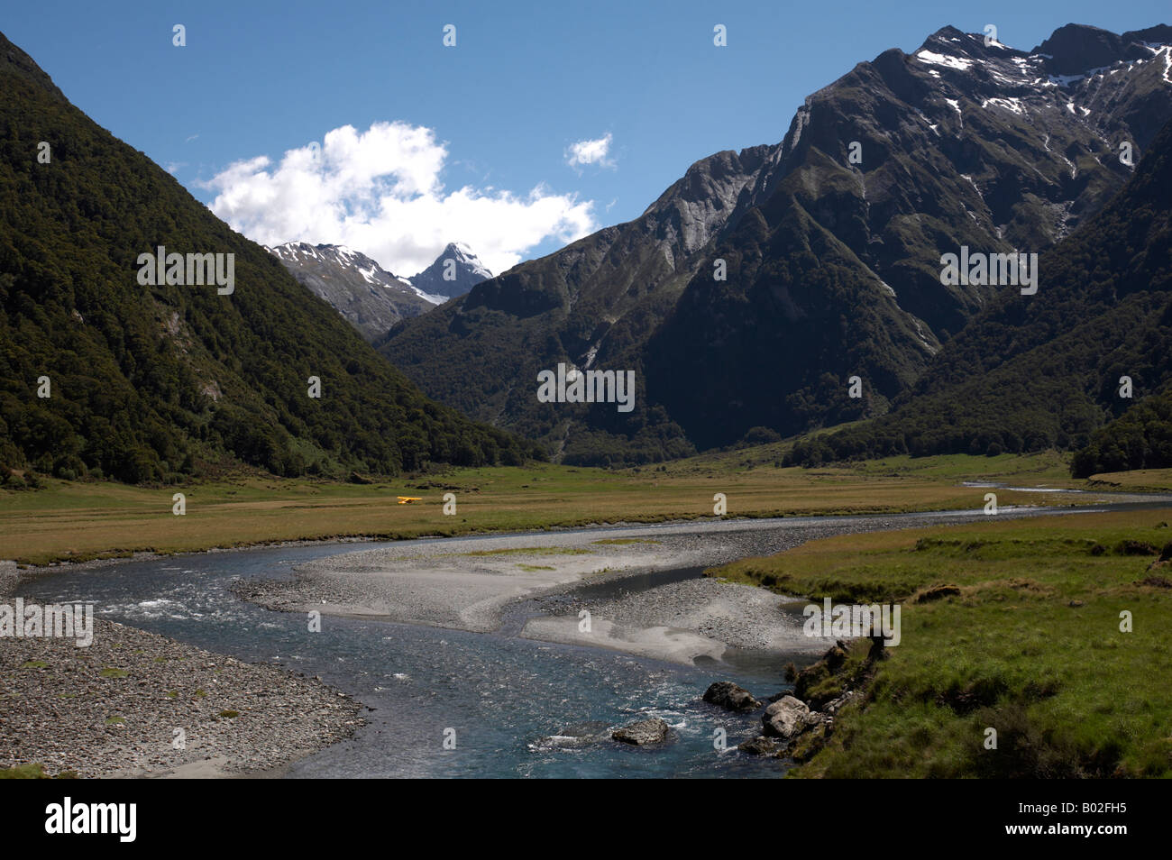 La Siberia esperienza bush a piedi attraverso la valle Wilkin nel montare gli aspiranti World Heritage National Park, Isola del Sud, Nuova Zelanda Foto Stock