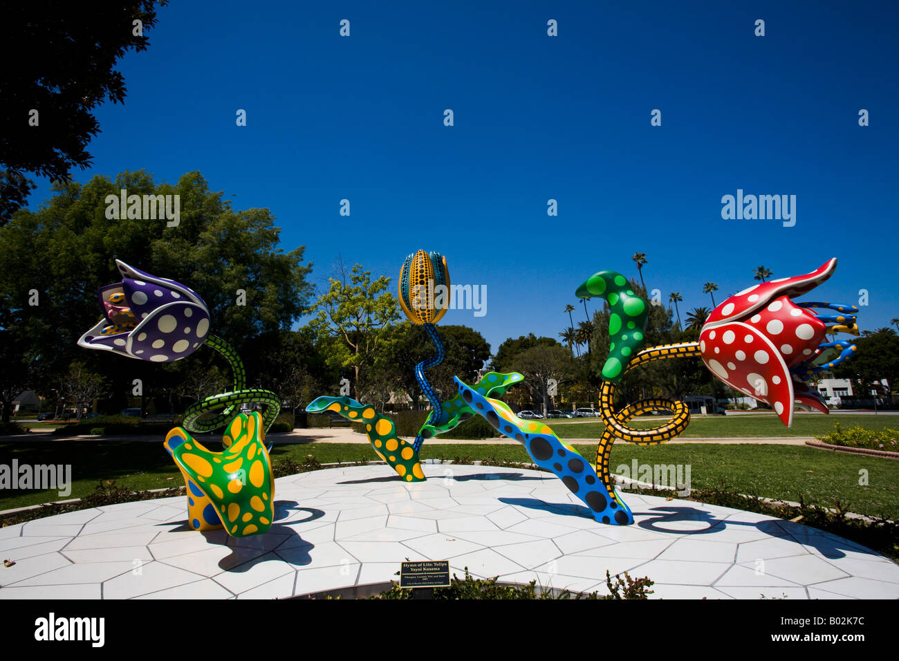Inno della vita tulipani di Yayoi Kusama Beverly Hills Los Angeles County in California negli Stati Uniti d'America Foto Stock