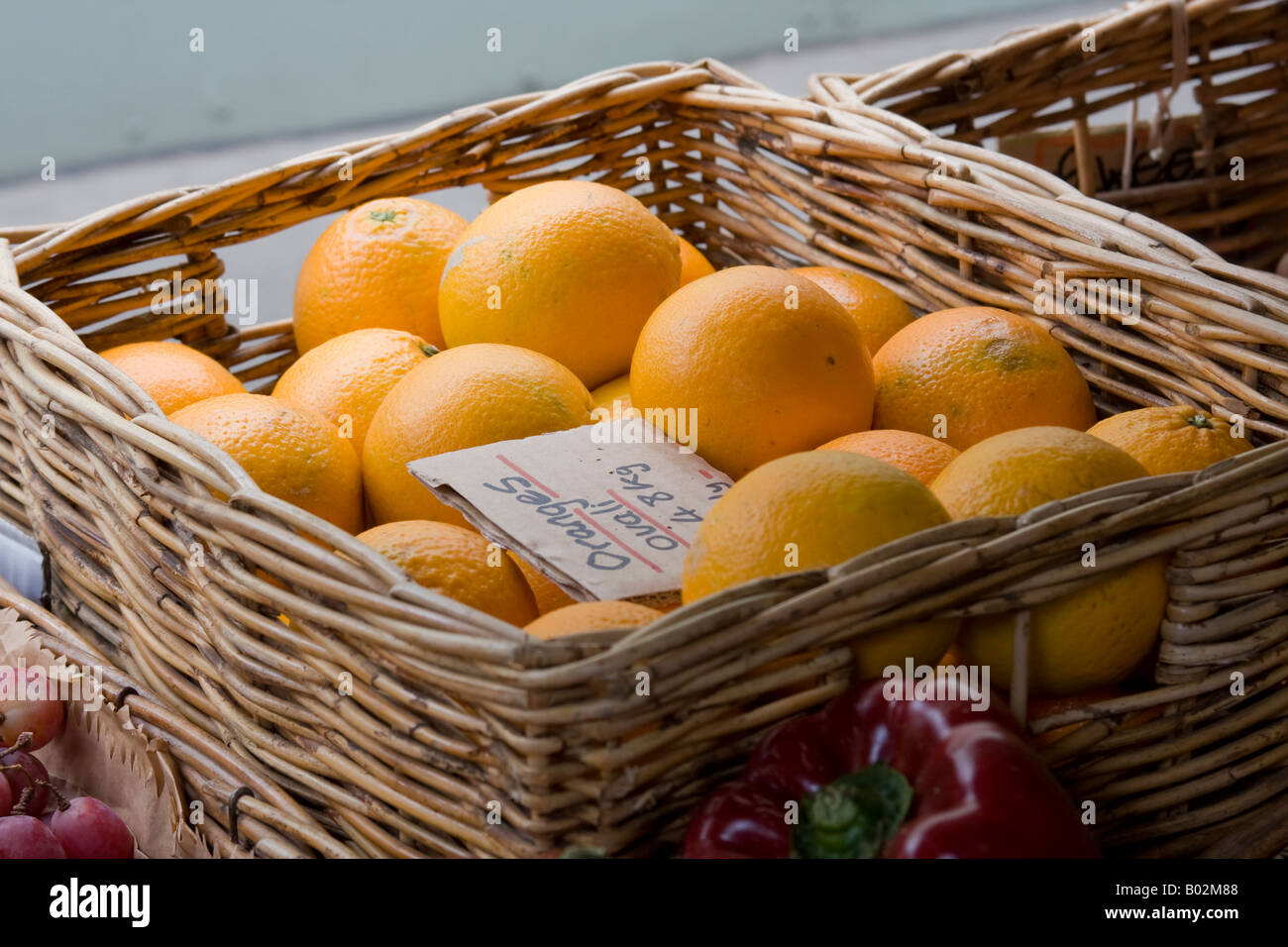 Arance organico nel mercato di Norwich Foto Stock